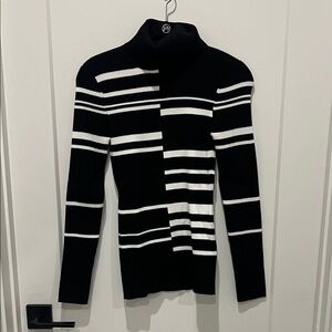 White House black market sweater turtleneck